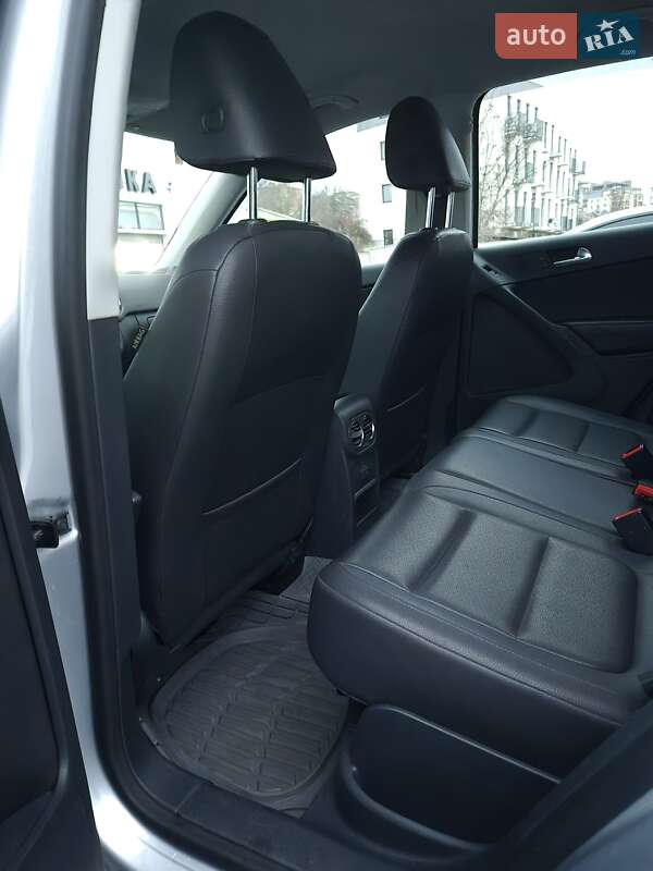 Внедорожник / Кроссовер Volkswagen Tiguan 2016 в Виннице