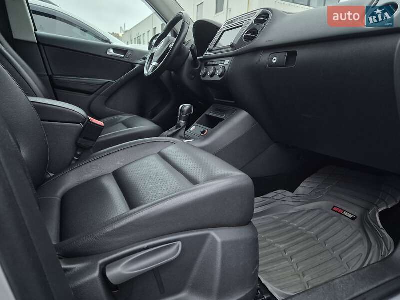Внедорожник / Кроссовер Volkswagen Tiguan 2016 в Виннице