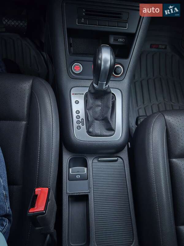 Внедорожник / Кроссовер Volkswagen Tiguan 2016 в Виннице