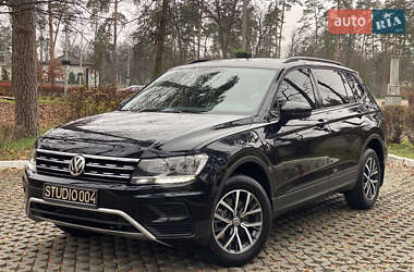 Внедорожник / Кроссовер Volkswagen Tiguan 2021 в Буче