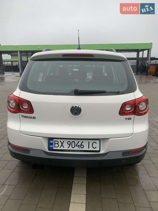 Внедорожник / Кроссовер Volkswagen Tiguan 2008 в Каменец-Подольском