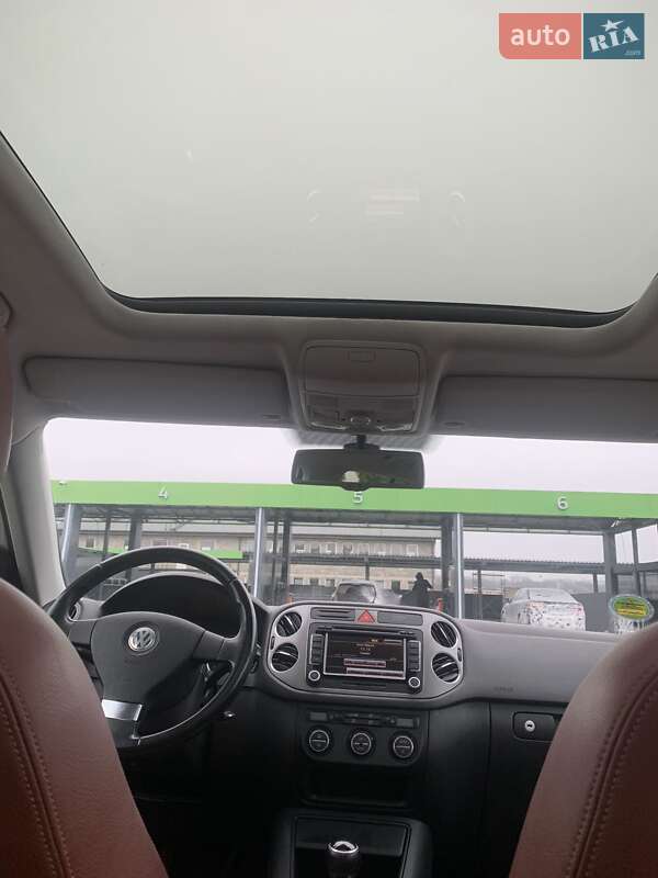 Внедорожник / Кроссовер Volkswagen Tiguan 2008 в Каменец-Подольском