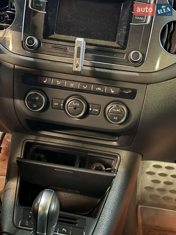 Внедорожник / Кроссовер Volkswagen Tiguan 2016 в Киеве