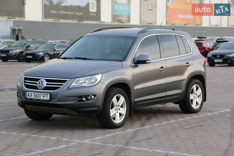 Внедорожник / Кроссовер Volkswagen Tiguan 2010 в Киеве