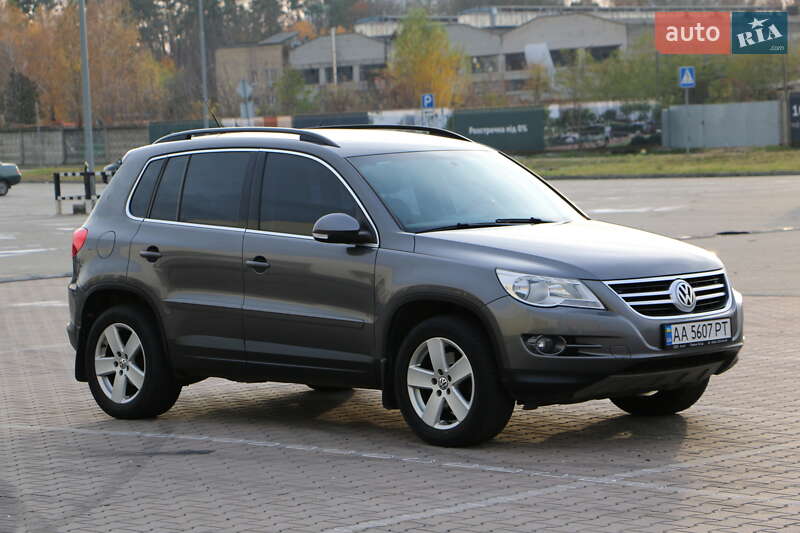 Внедорожник / Кроссовер Volkswagen Tiguan 2010 в Киеве