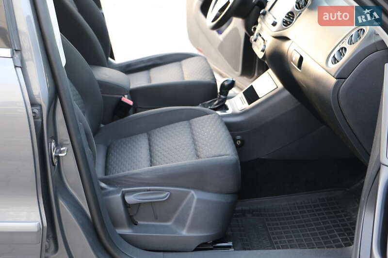 Внедорожник / Кроссовер Volkswagen Tiguan 2010 в Киеве