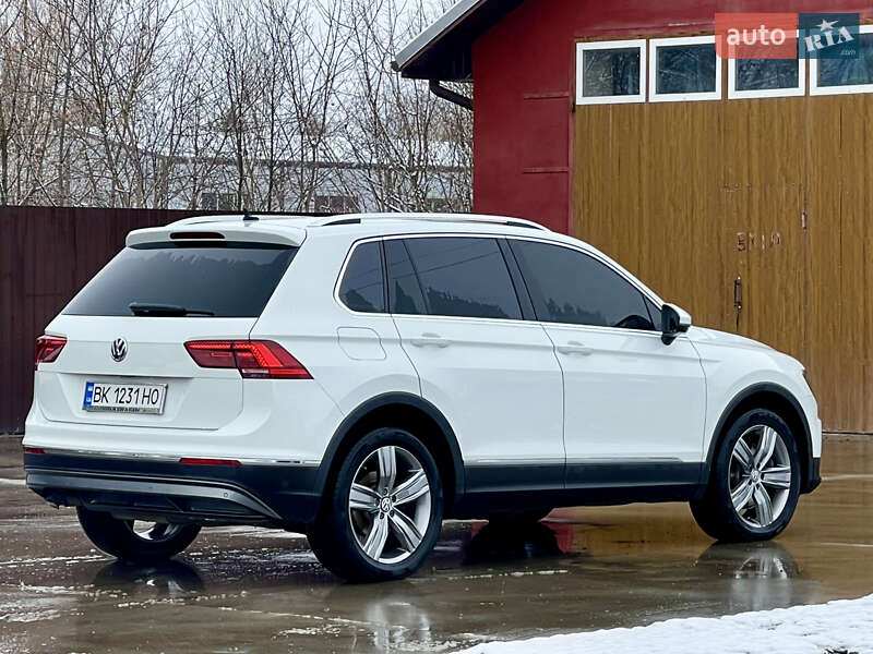 Внедорожник / Кроссовер Volkswagen Tiguan 2017 в Млинове