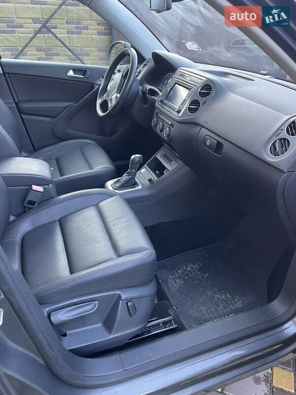 Внедорожник / Кроссовер Volkswagen Tiguan 2016 в Ровно