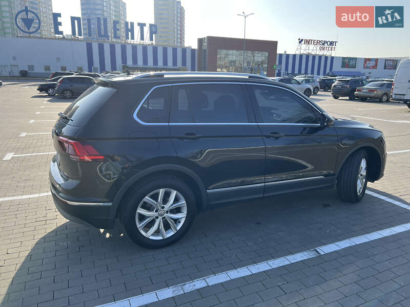 Внедорожник / Кроссовер Volkswagen Tiguan 2019 в Одессе