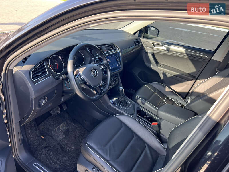 Внедорожник / Кроссовер Volkswagen Tiguan 2019 в Одессе