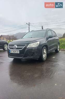 Внедорожник / Кроссовер Volkswagen Tiguan 2011 в Рахове