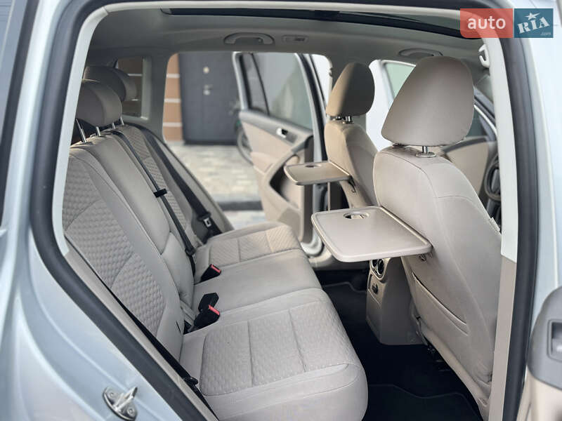 Внедорожник / Кроссовер Volkswagen Tiguan 2010 в Львове