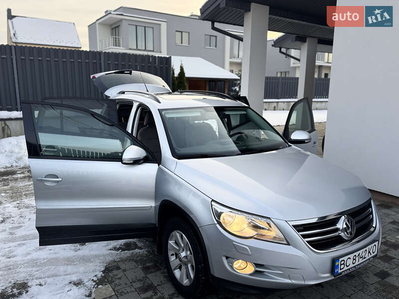 Внедорожник / Кроссовер Volkswagen Tiguan 2010 в Львове