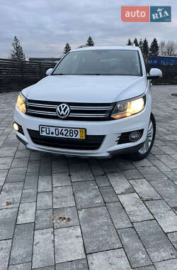 Внедорожник / Кроссовер Volkswagen Tiguan 2012 в Тячеве