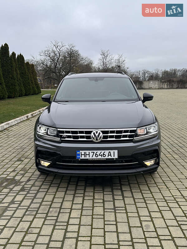 Внедорожник / Кроссовер Volkswagen Tiguan 2019 в Одессе