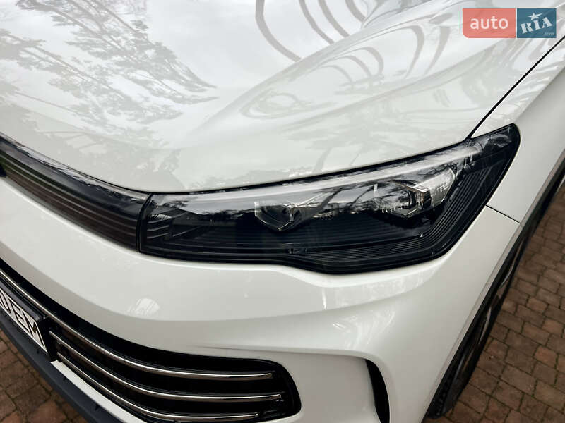 Внедорожник / Кроссовер Volkswagen Tiguan 2024 в Киеве