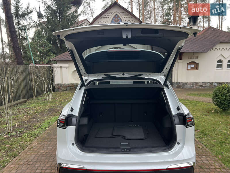 Внедорожник / Кроссовер Volkswagen Tiguan 2024 в Киеве