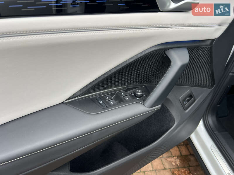 Внедорожник / Кроссовер Volkswagen Tiguan 2024 в Киеве