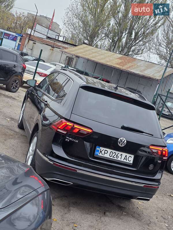 Внедорожник / Кроссовер Volkswagen Tiguan 2017 в Запорожье