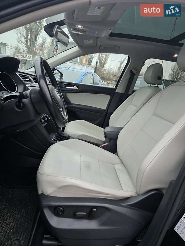Внедорожник / Кроссовер Volkswagen Tiguan 2017 в Запорожье