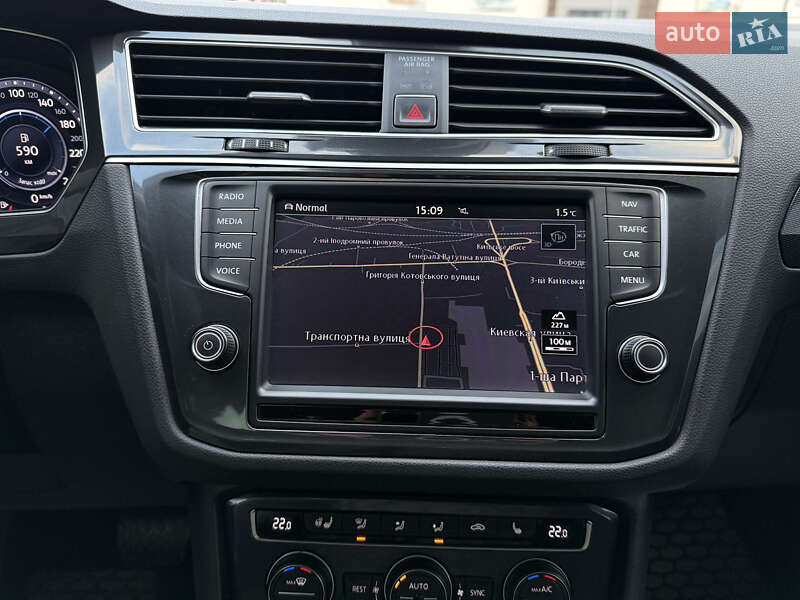 Внедорожник / Кроссовер Volkswagen Tiguan 2016 в Житомире