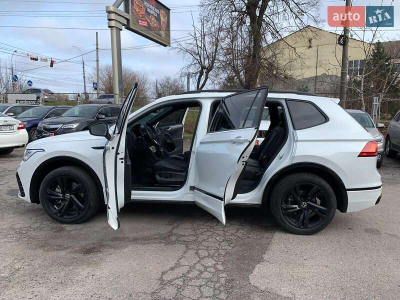 Внедорожник / Кроссовер Volkswagen Tiguan 2023 в Виннице