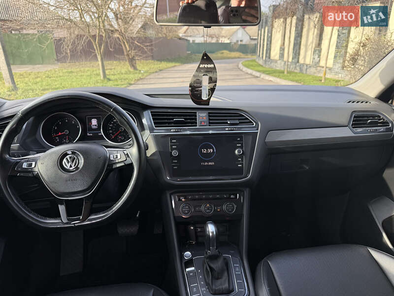 Позашляховик / Кросовер Volkswagen Tiguan 2017 в Василькові