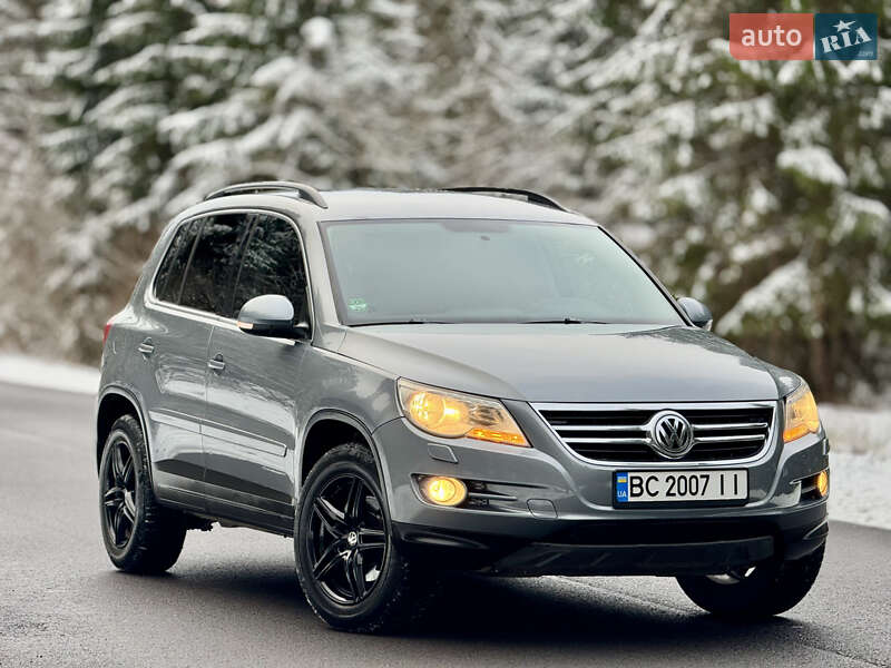 Внедорожник / Кроссовер Volkswagen Tiguan 2010 в Межгорье
