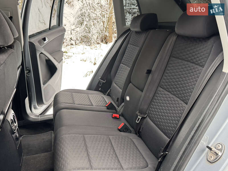 Внедорожник / Кроссовер Volkswagen Tiguan 2010 в Межгорье