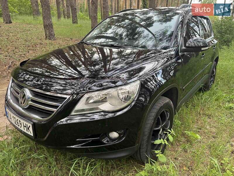Внедорожник / Кроссовер Volkswagen Tiguan 2010 в Броварах