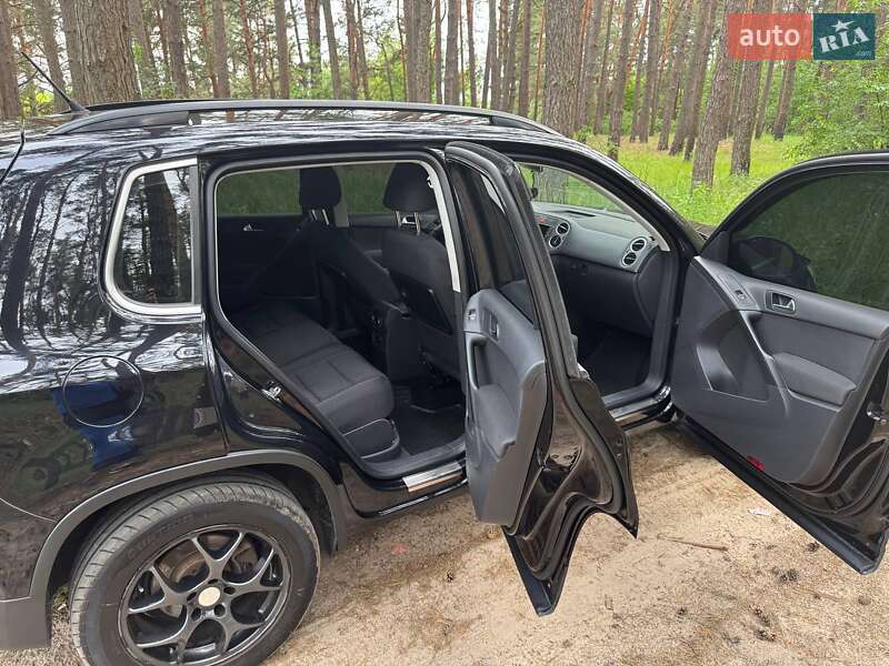 Внедорожник / Кроссовер Volkswagen Tiguan 2010 в Броварах