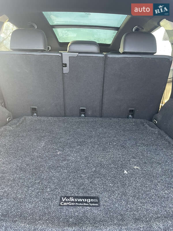 Внедорожник / Кроссовер Volkswagen Tiguan 2021 в Львове