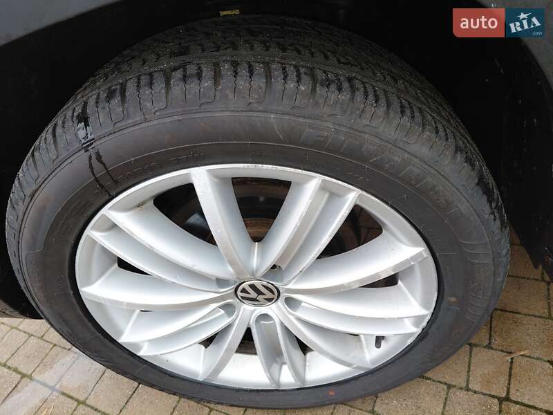 Внедорожник / Кроссовер Volkswagen Tiguan 2012 в Львове