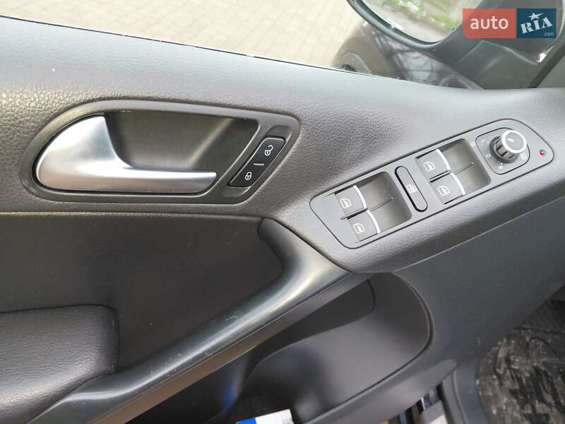 Внедорожник / Кроссовер Volkswagen Tiguan 2012 в Львове