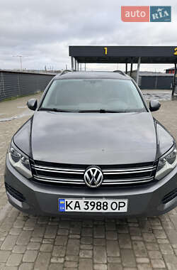 Внедорожник / Кроссовер Volkswagen Tiguan 2015 в Ирпене