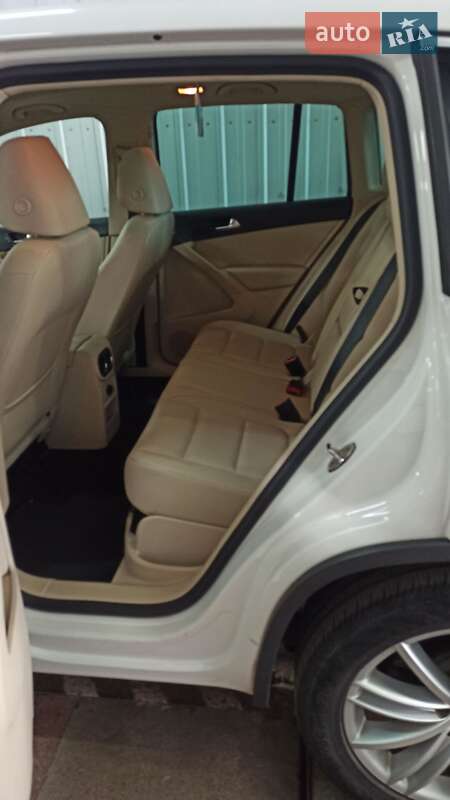 Внедорожник / Кроссовер Volkswagen Tiguan 2011 в Днепре