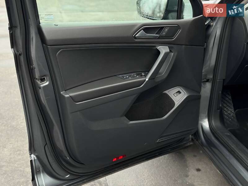 Внедорожник / Кроссовер Volkswagen Tiguan 2017 в Ровно