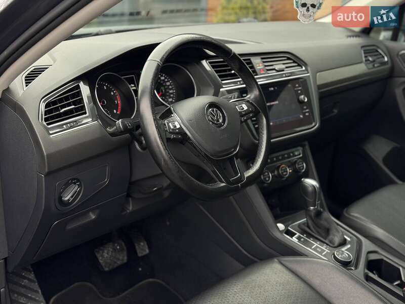 Внедорожник / Кроссовер Volkswagen Tiguan 2017 в Ровно