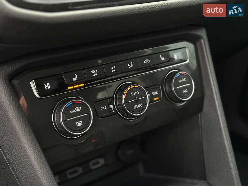 Внедорожник / Кроссовер Volkswagen Tiguan 2017 в Ровно