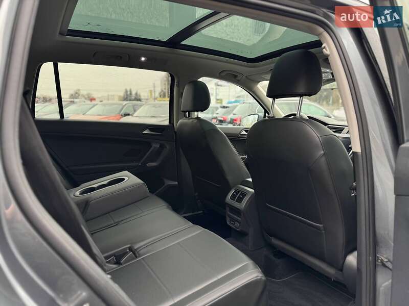 Внедорожник / Кроссовер Volkswagen Tiguan 2017 в Ровно