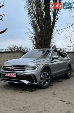 Внедорожник / Кроссовер Volkswagen Tiguan 2023 в Кривом Роге