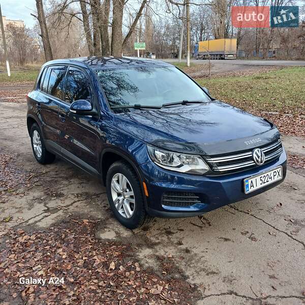 Внедорожник / Кроссовер Volkswagen Tiguan 2013 в Синельниково