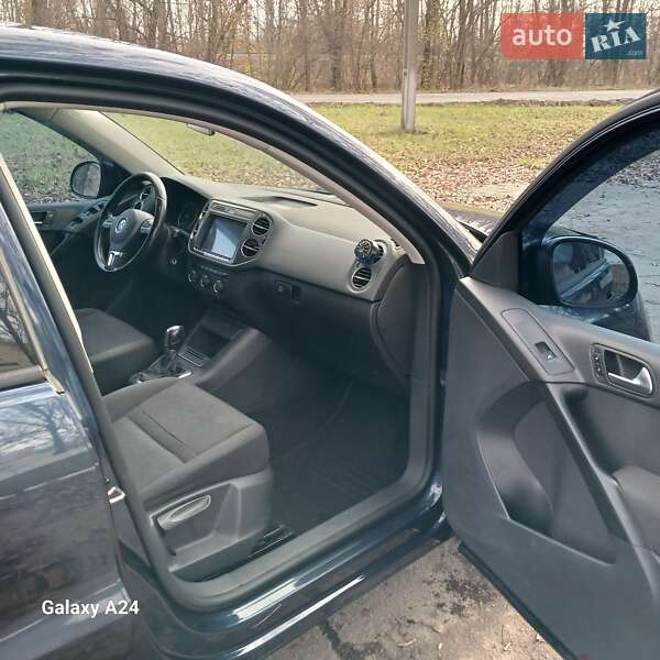 Внедорожник / Кроссовер Volkswagen Tiguan 2013 в Синельниково
