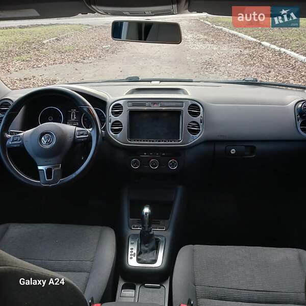 Внедорожник / Кроссовер Volkswagen Tiguan 2013 в Синельниково