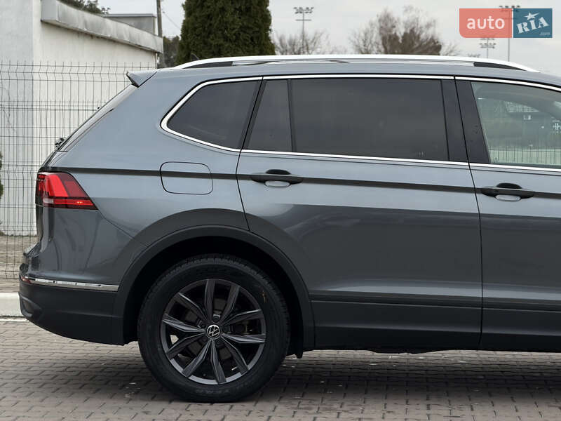 Внедорожник / Кроссовер Volkswagen Tiguan 2022 в Киеве