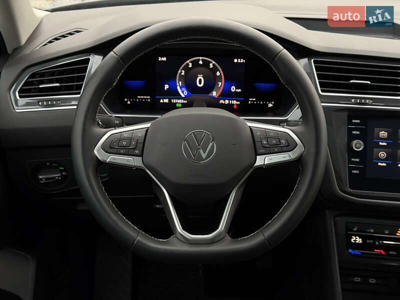 Внедорожник / Кроссовер Volkswagen Tiguan 2022 в Киеве