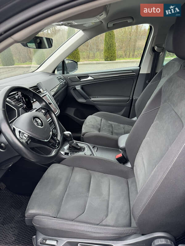 Внедорожник / Кроссовер Volkswagen Tiguan 2018 в Хмельницком