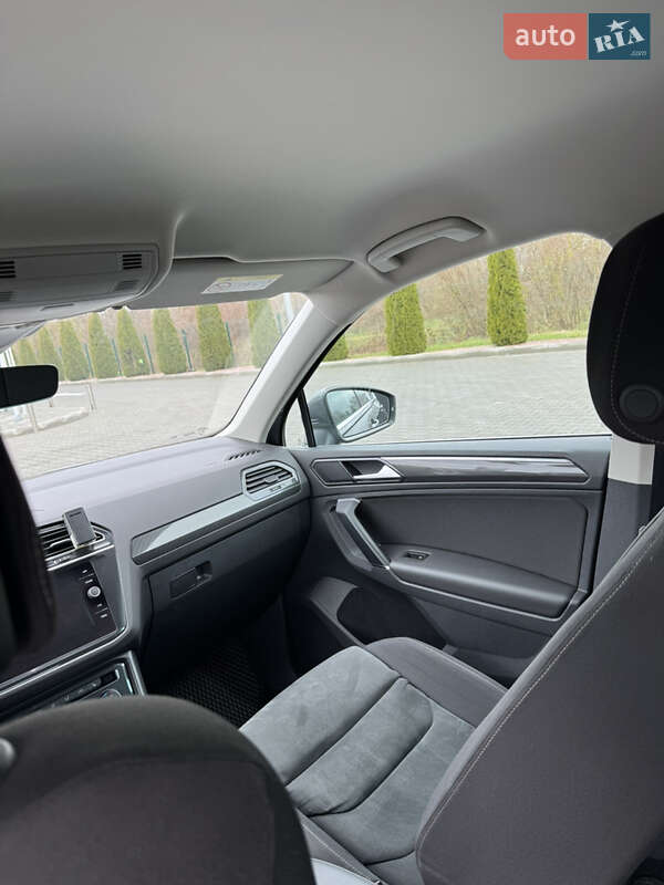 Внедорожник / Кроссовер Volkswagen Tiguan 2018 в Хмельницком