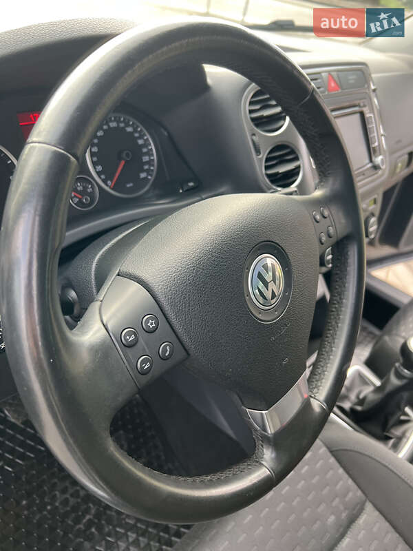 Внедорожник / Кроссовер Volkswagen Tiguan 2008 в Житомире