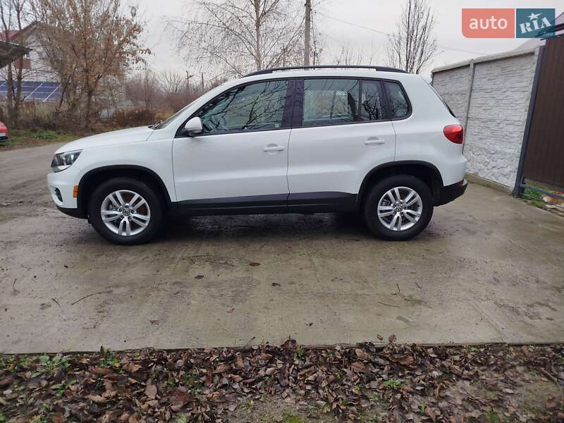 Внедорожник / Кроссовер Volkswagen Tiguan 2016 в Киеве